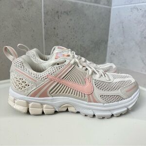 Nike Vomero 5 GS Sneaker Size 3.5 Youth